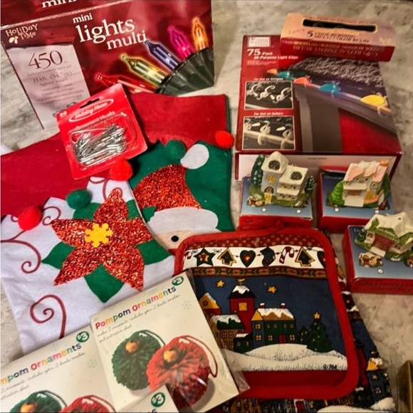 🎄🎄Festive Holiday Decorations Bundle - Picture 11 of 12